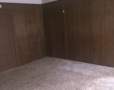 718 Vine Street - Photo Thumbnail 8