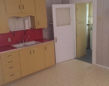 718 Vine Street - Photo Thumbnail 5