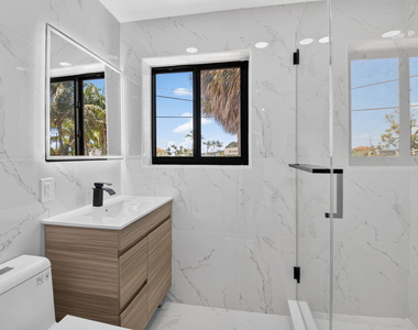 401 Ne 15th Terrace - Photo Thumbnail 13