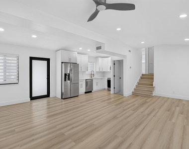 401 Ne 15th Terrace - Photo Thumbnail 5