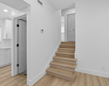 401 Ne 15th Terrace - Photo Thumbnail 14