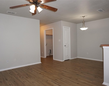 5105 Flamingo Road - Photo Thumbnail 2