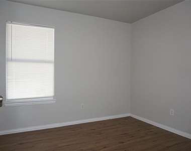 5105 Flamingo Road - Photo Thumbnail 11