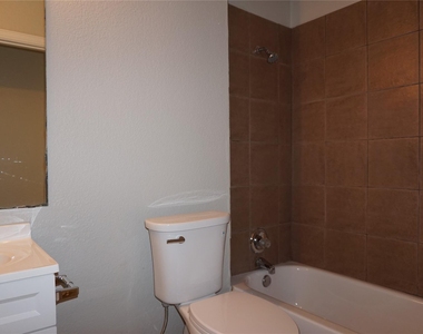 5105 Flamingo Road - Photo Thumbnail 13