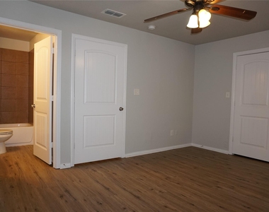 5105 Flamingo Road - Photo Thumbnail 7