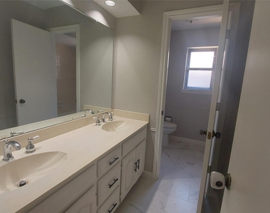 1514 Stonecrest Drive - Photo Thumbnail 6