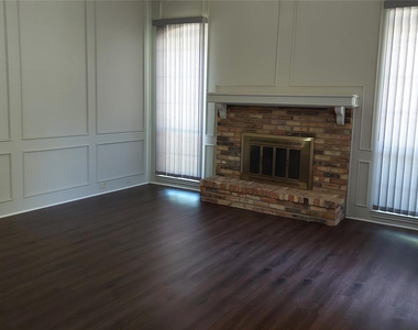 1514 Stonecrest Drive - Photo Thumbnail 4