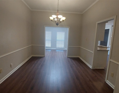 1514 Stonecrest Drive - Photo Thumbnail 9
