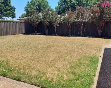 1514 Stonecrest Drive - Photo Thumbnail 14
