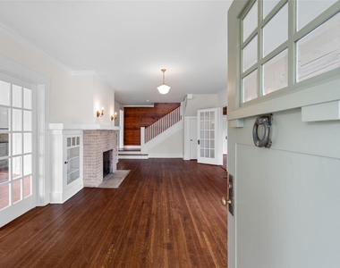 1106 W 4th Avenue - Photo Thumbnail 3