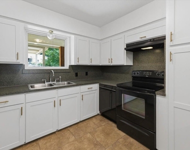 5533 Sam Calloway Road - Photo Thumbnail 10
