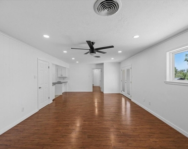 5533 Sam Calloway Road - Photo Thumbnail 9
