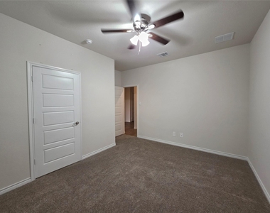 10108 Boxwood Way - Photo Thumbnail 6