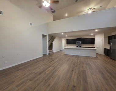 10108 Boxwood Way - Photo Thumbnail 11