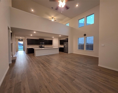 10108 Boxwood Way - Photo Thumbnail 10