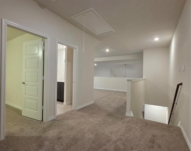10108 Boxwood Way - Photo Thumbnail 36