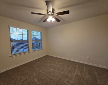 10108 Boxwood Way - Photo Thumbnail 31