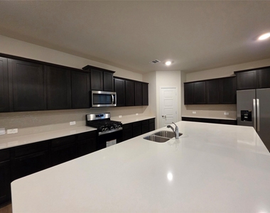 10108 Boxwood Way - Photo Thumbnail 14