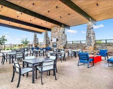 10108 Boxwood Way - Photo Thumbnail 38