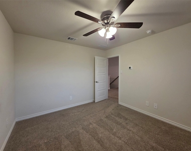 10108 Boxwood Way - Photo Thumbnail 32