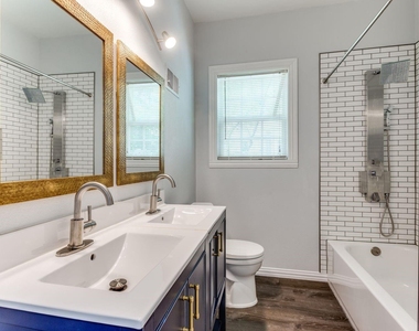 3210 Greene Avenue - Photo Thumbnail 9