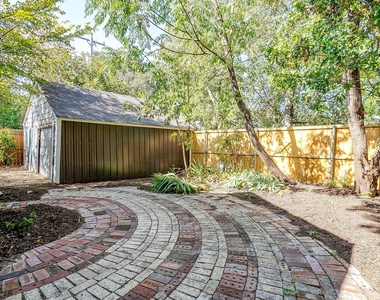 3210 Greene Avenue - Photo Thumbnail 17