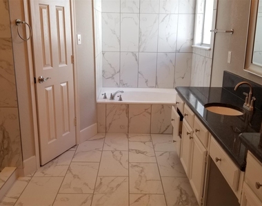17635 Millwood Place - Photo Thumbnail 5