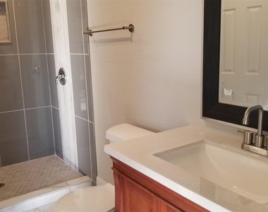 17635 Millwood Place - Photo Thumbnail 11