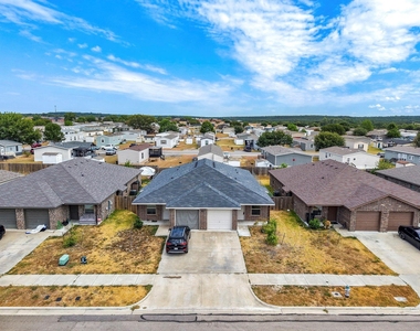 6011 Amelia Earhart Boulevard - Photo Thumbnail 33