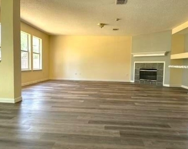 315 Pointer Place - Photo Thumbnail 9