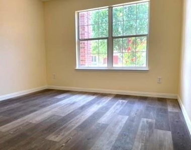 315 Pointer Place - Photo Thumbnail 4