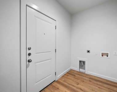 918 W Ford Street - Photo Thumbnail 18