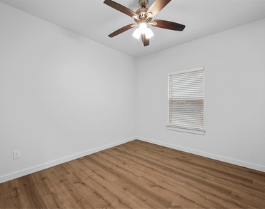 918 W Ford Street - Photo Thumbnail 10