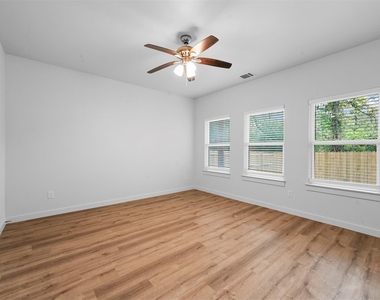 918 W Ford Street - Photo Thumbnail 12