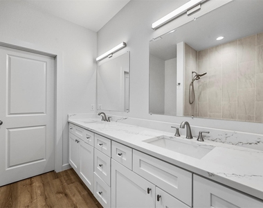 918 W Ford Street - Photo Thumbnail 14