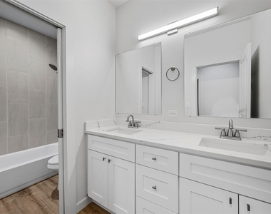 918 W Ford Street - Photo Thumbnail 15
