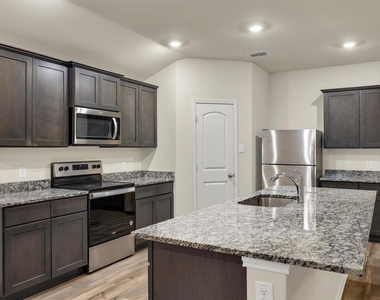 740 Saratoga Drive - Photo Thumbnail 4