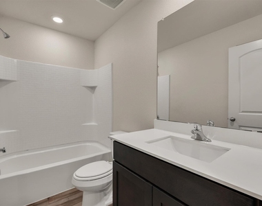 740 Saratoga Drive - Photo Thumbnail 13