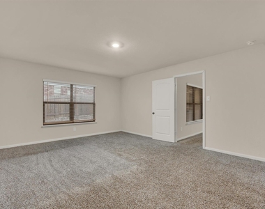 740 Saratoga Drive - Photo Thumbnail 6