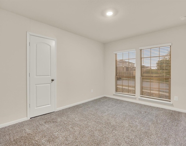 740 Saratoga Drive - Photo Thumbnail 11