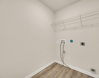 740 Saratoga Drive - Photo Thumbnail 14