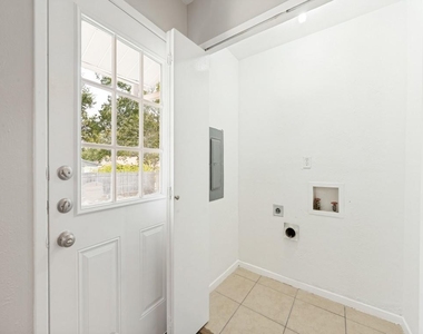 5225 Knox Drive - Photo Thumbnail 20