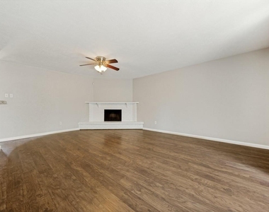 5225 Knox Drive - Photo Thumbnail 4