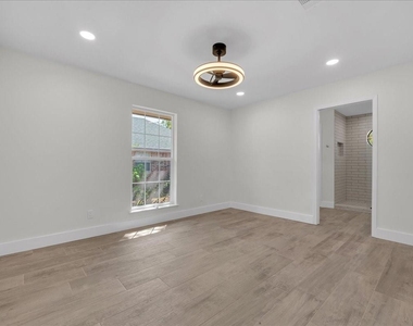 701 E Jacob Street - Photo Thumbnail 23