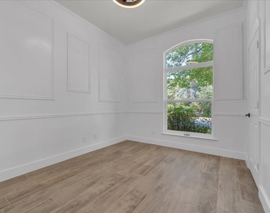 701 E Jacob Street - Photo Thumbnail 15