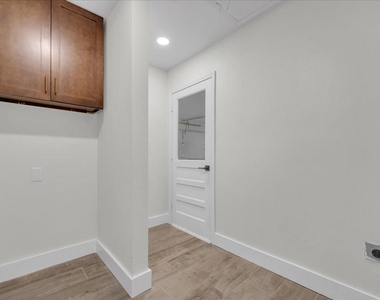 701 E Jacob Street - Photo Thumbnail 14