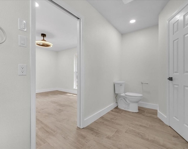 701 E Jacob Street - Photo Thumbnail 27