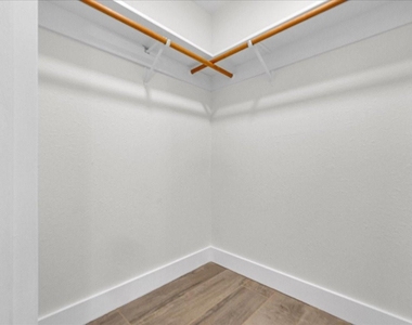 701 E Jacob Street - Photo Thumbnail 25