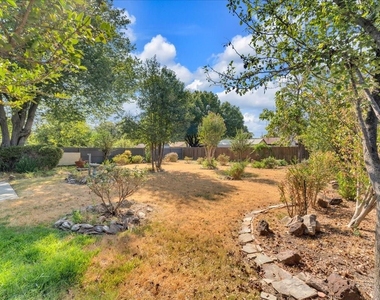 701 E Jacob Street - Photo Thumbnail 29