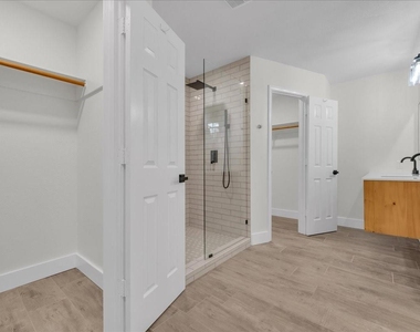 701 E Jacob Street - Photo Thumbnail 20